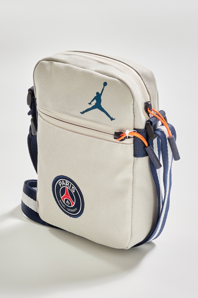 Сумка Nike Jordan Paris Saint-Germain светло-серая 