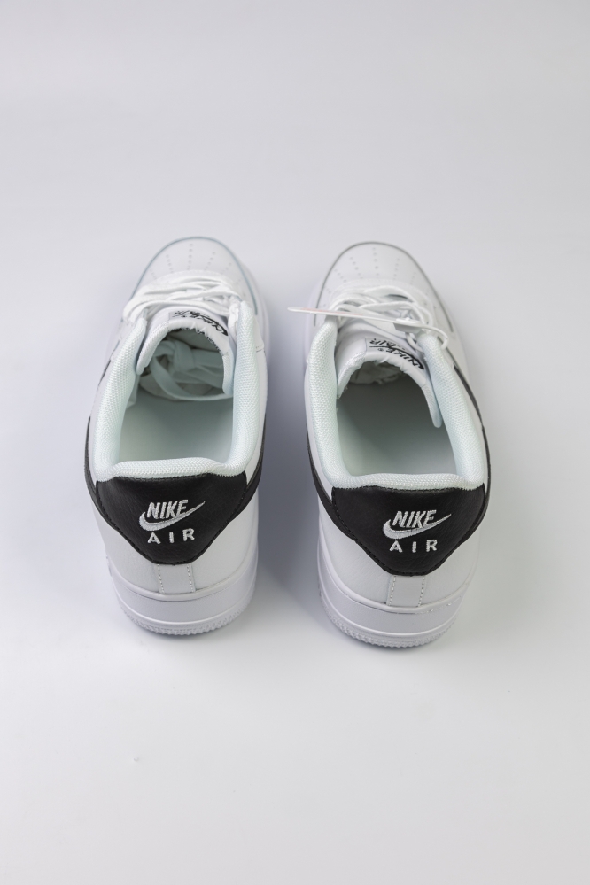 Кроссовки Nike Air Force 1 бело-черные