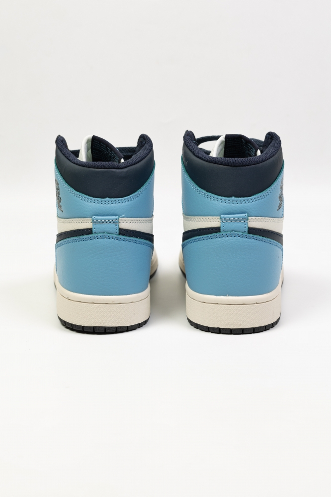 Кроссовки Nike Air Jordan 1 Retro бело-синие