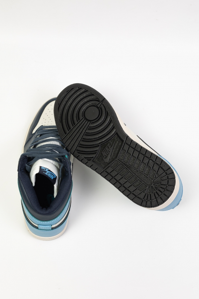 Кроссовки Nike Air Jordan 1 Retro бело-синие