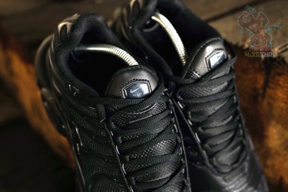 Кроссовки Nike Tn+ черные