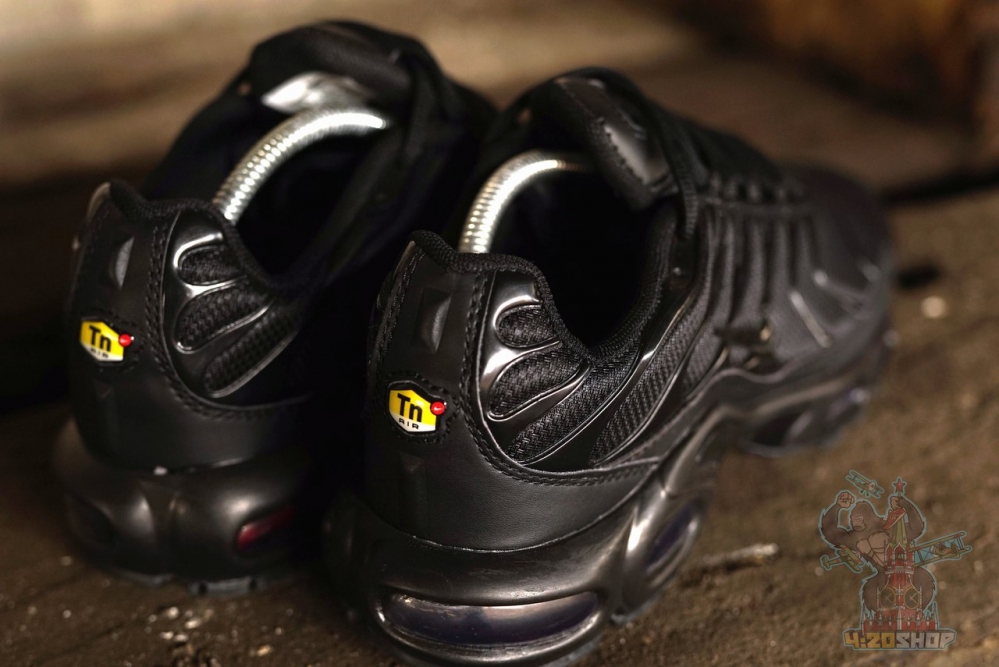 Кроссовки Nike Tn+ черные
