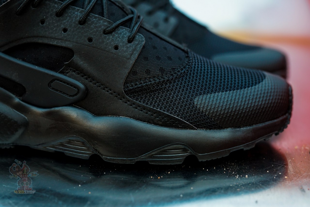 Кроссовки Nike Huarache черные